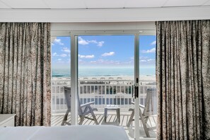 In-room safe, bed sheets - Montreal Beach Resort (Cape May)