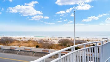 Two Queens Room (Northern Ocean View) | Terrace/patio
