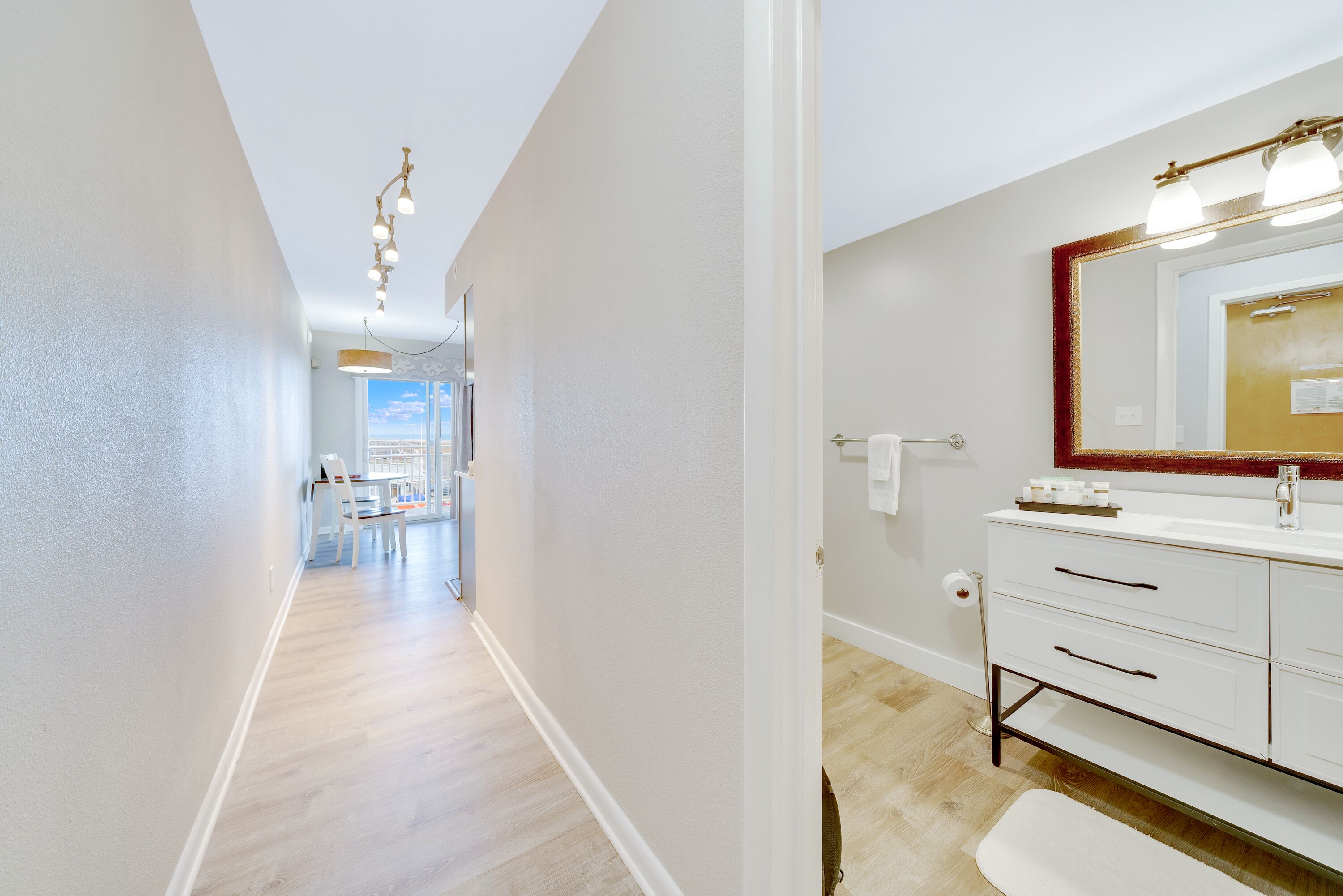 meridian | living area | flat-screen tv