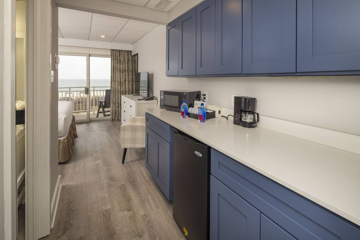 king suite with kitchenette and ocean view | private kitchen | fridge, coffee/tea maker