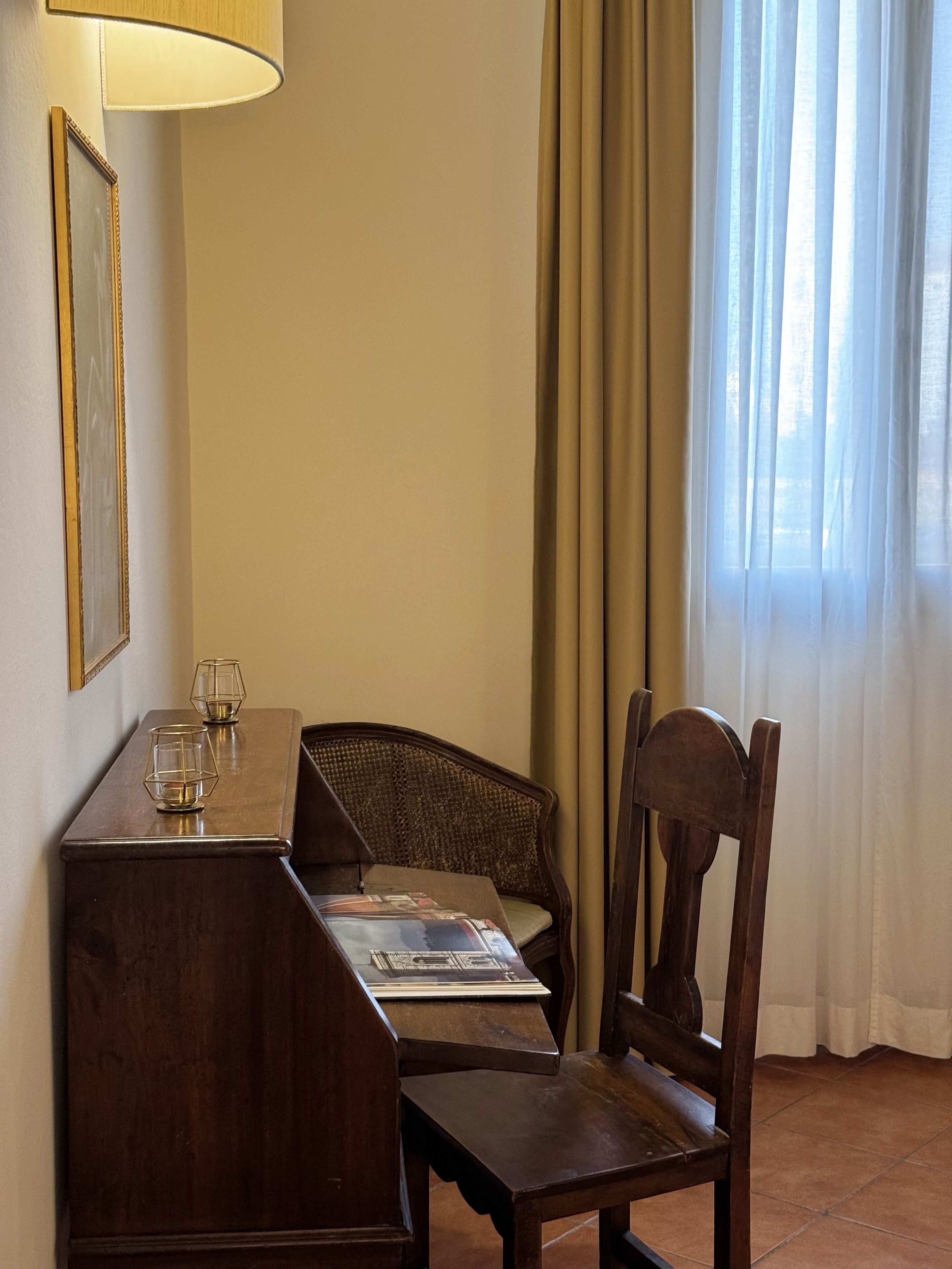 superior deluxe room | 1 bedroom, minibar, in-room safe, individually furnished