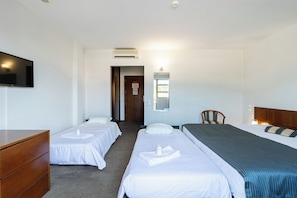 Family Room (2 adults + 2 children) | Hypo-allergenic bedding, minibar, desk, soundproofing