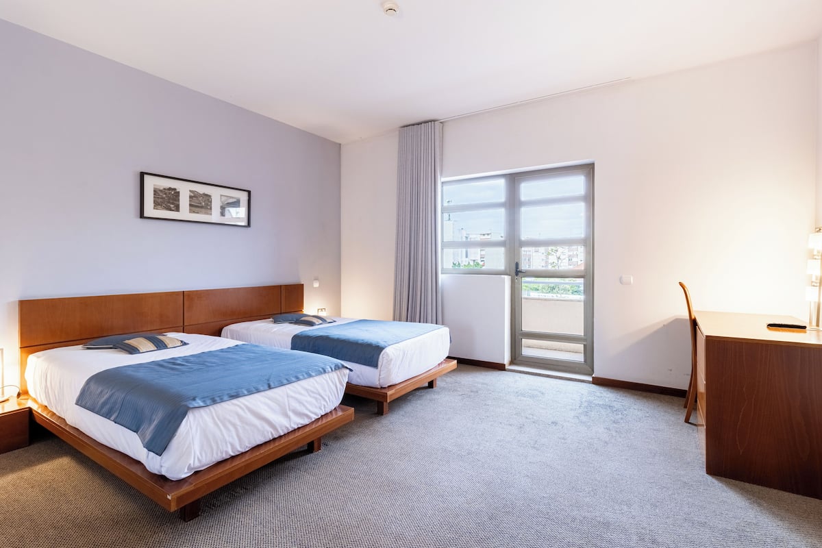 Allergitestade sängkläder, minibar, skrivbord och ljudisolering