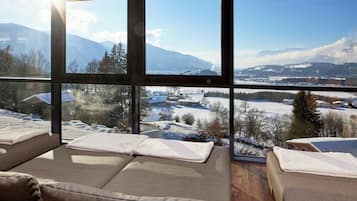 Couples treatment room(s), sauna, hot tub, steam room, body treatments