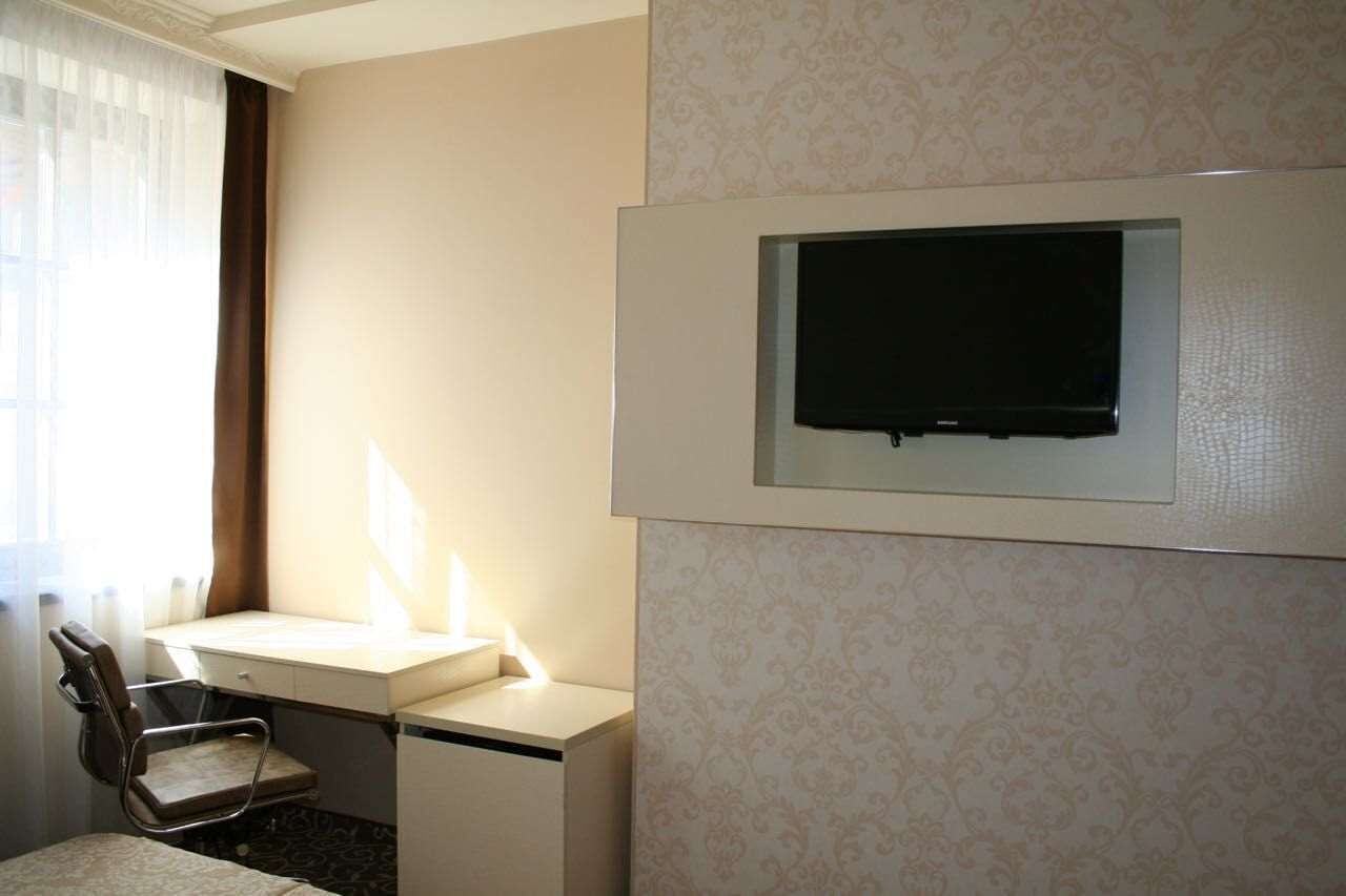 minibar, in-room safe, desk, free wifi