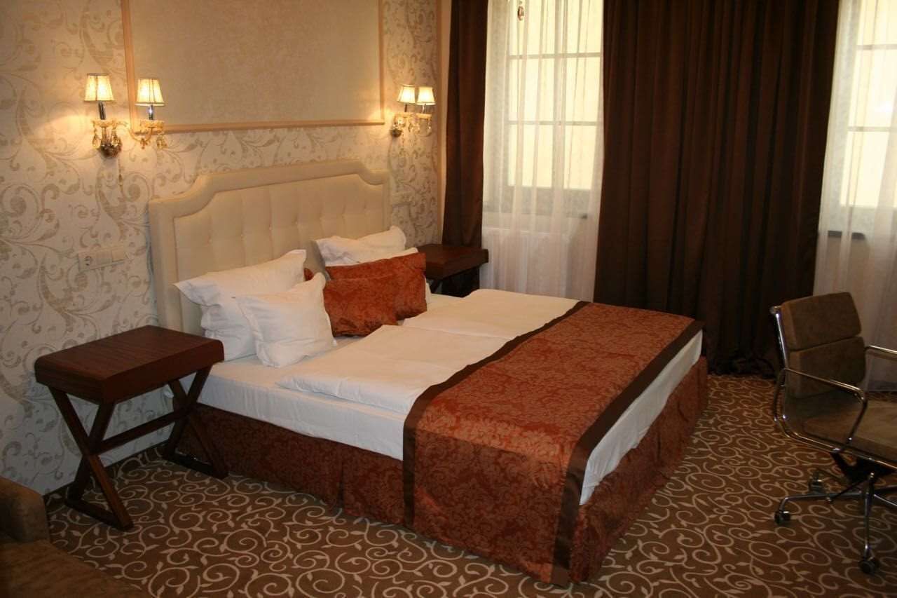 minibar, in-room safe, desk, free wifi