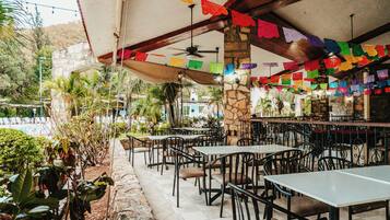 Se ofrece un desayuno a la carta todos los días (por un coste adicional)