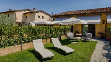 Suite júnior (Garden) | Minibar, caixa forta a l'habitació, escriptori i cortines opaques