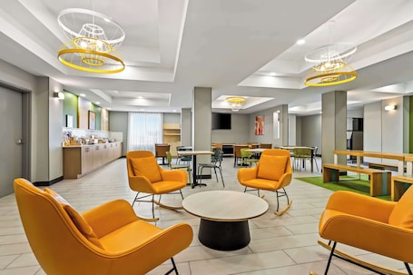 Lobby. Spark by Hilton Catoosa