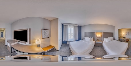 Ropa de cama de alta calidad, colchones con pillow-top y escritorio