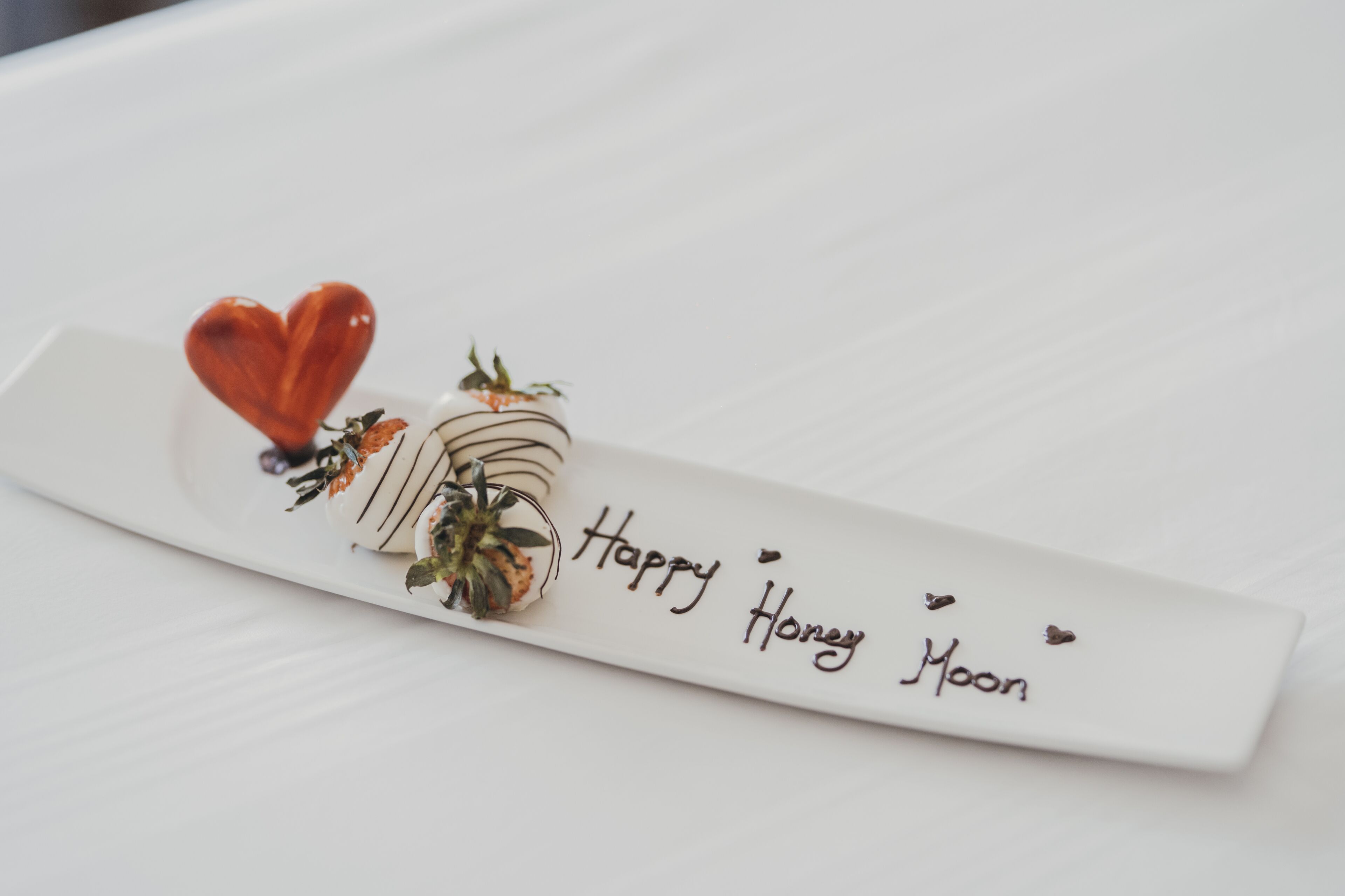 1 bedroom, frette italian sheets, premium bedding, down duvets