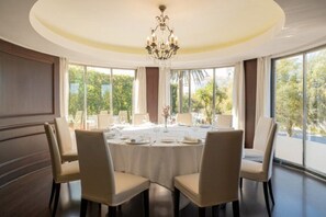 12 restaurants; breakfast, lunch, and dinner served - Dorma Sardinero (Santander)