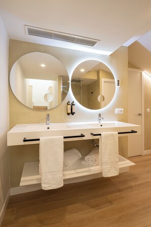 Room, Sea View (Attic) | Down comforters, minibar, in-room safe, desk - Dorma Sardinero (Santander)