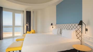 Superior-huone, merinäköala | Untuvapeitot, minibaari, tallelokero huoneessa, työpöytä