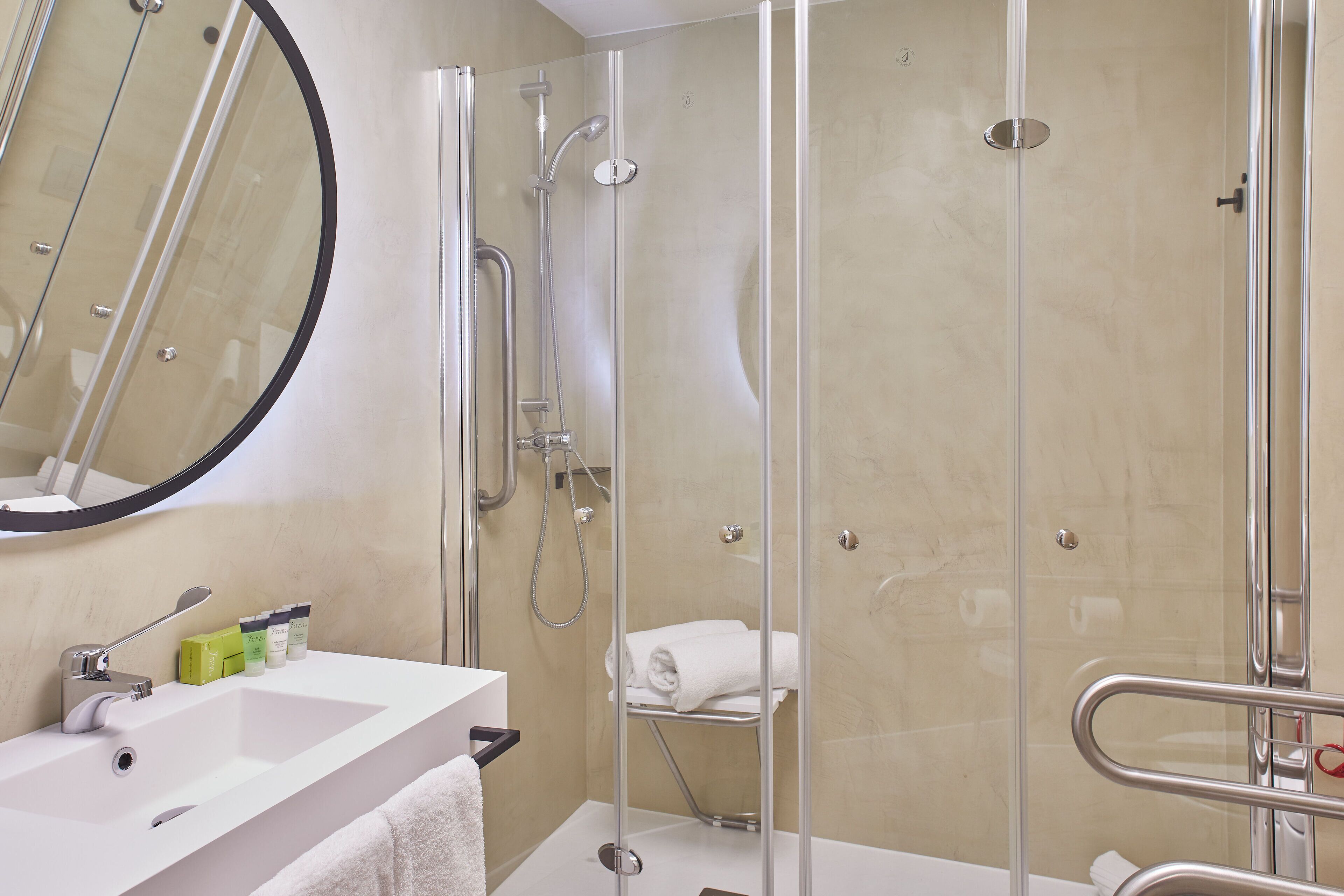 down duvets, minibar, in-room safe, desk