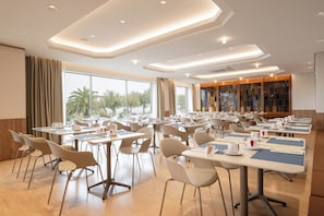 Daily buffet breakfast (EUR 13 per person)
