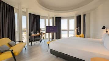 Down comforters, minibar, in-room safe, desk