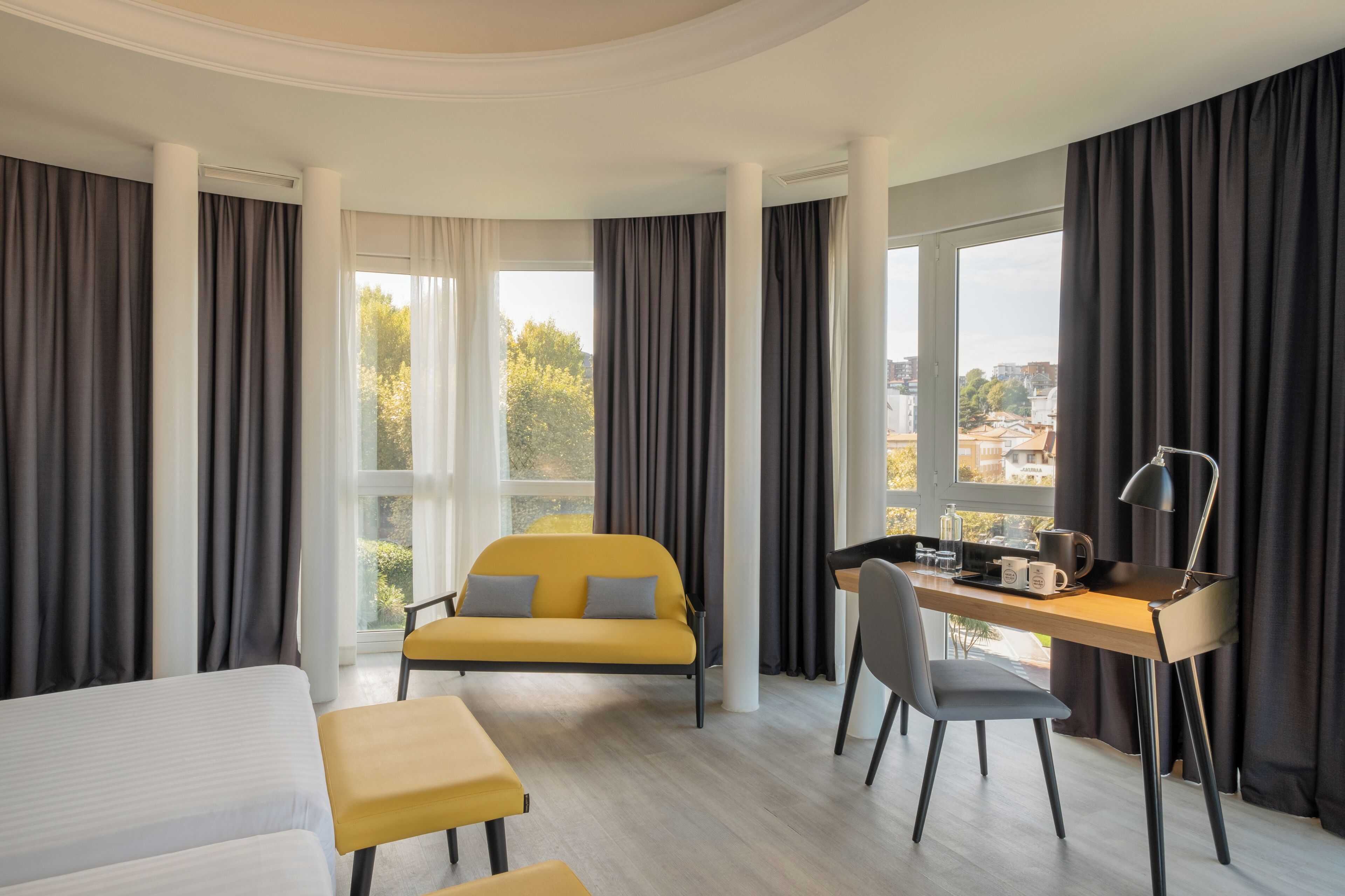 Superior Room, Sea View | Down duvets, minibar, in-room safe, desk