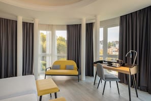 Superior Room, Sea View | Down comforters, minibar, in-room safe, desk