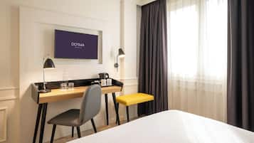 Down comforters, minibar, in-room safe, desk