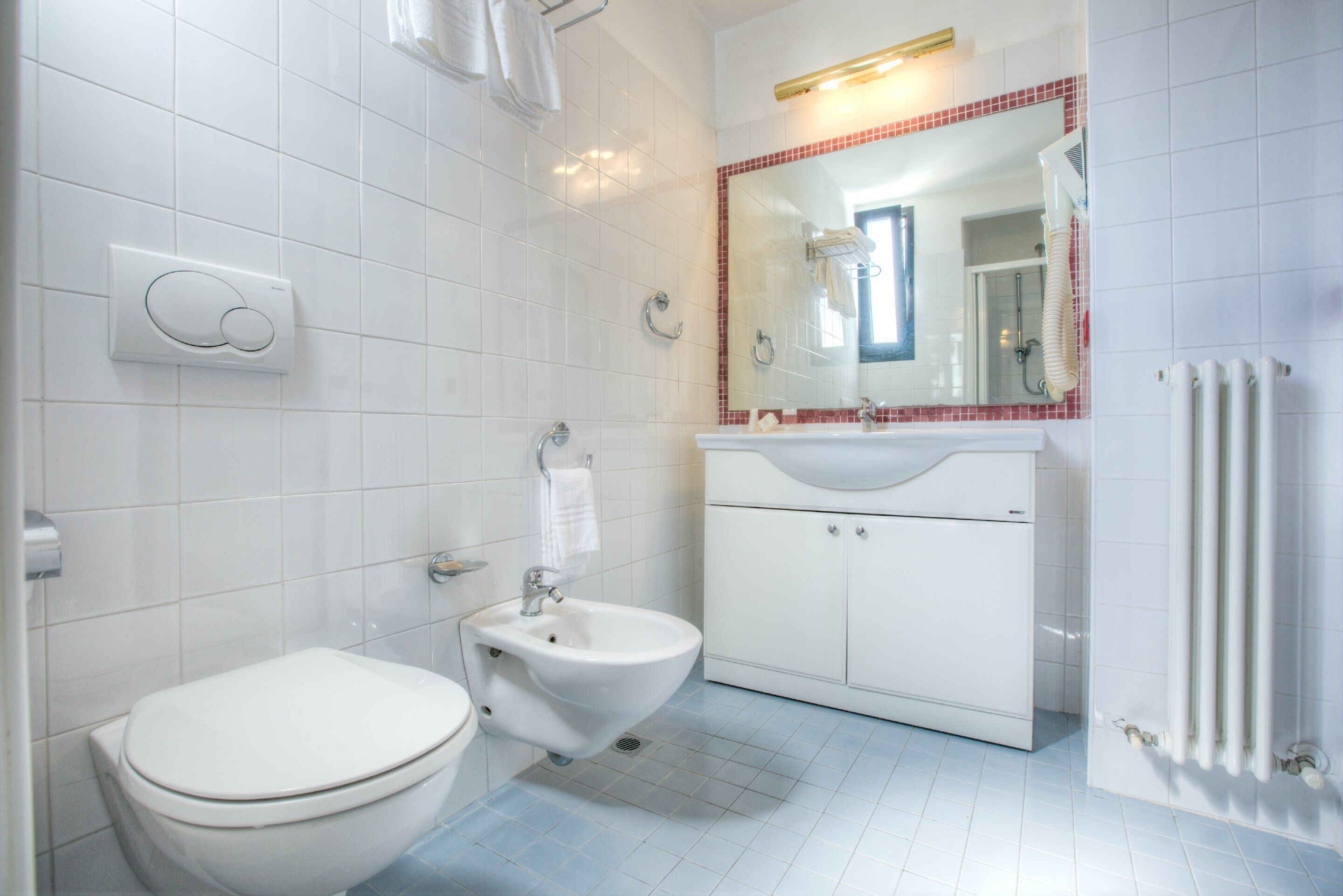 shower, rainfall showerhead, free toiletries, hair dryer