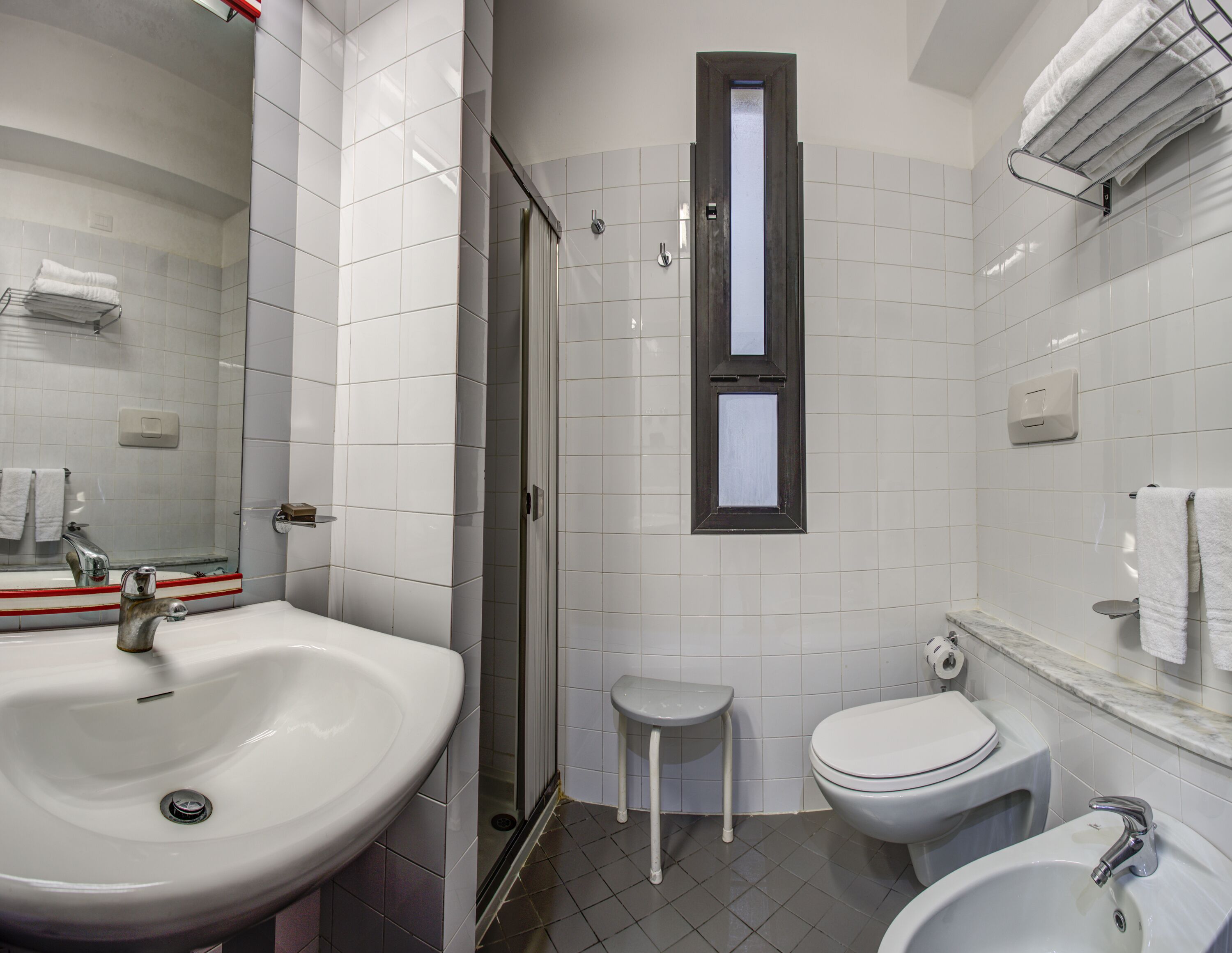 triple room | minibar, in-room safe, desk, soundproofing