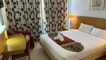 واي فاي مجانًا وملاءات أسرّة