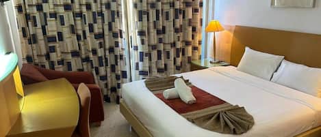Double Room | Free WiFi, bed sheets