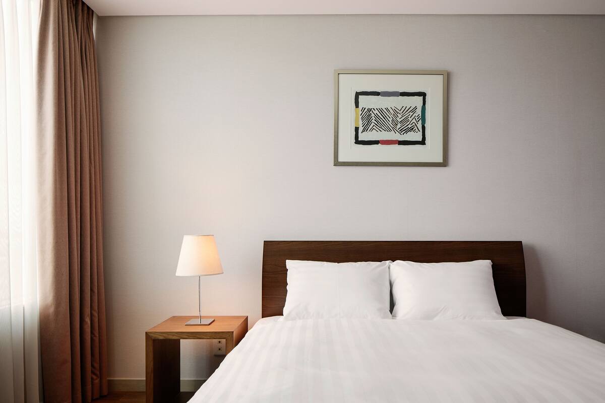 Ropa de cama de alta calidad y cortinas blackout 