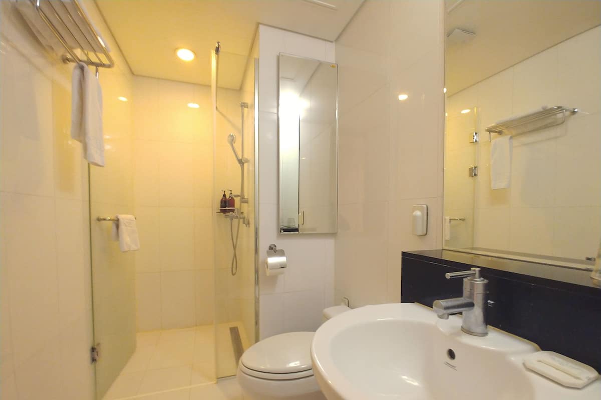 Peralatan tempat tidur premium, dihias secara berasingan