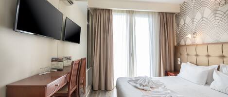 Kahden hengen huone (yksi tai kaksi sänkyä) | Tallelokero huoneessa, työpöytä, äänieristys, ilmaiset vauvansängyt