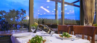 Golden City Hotel