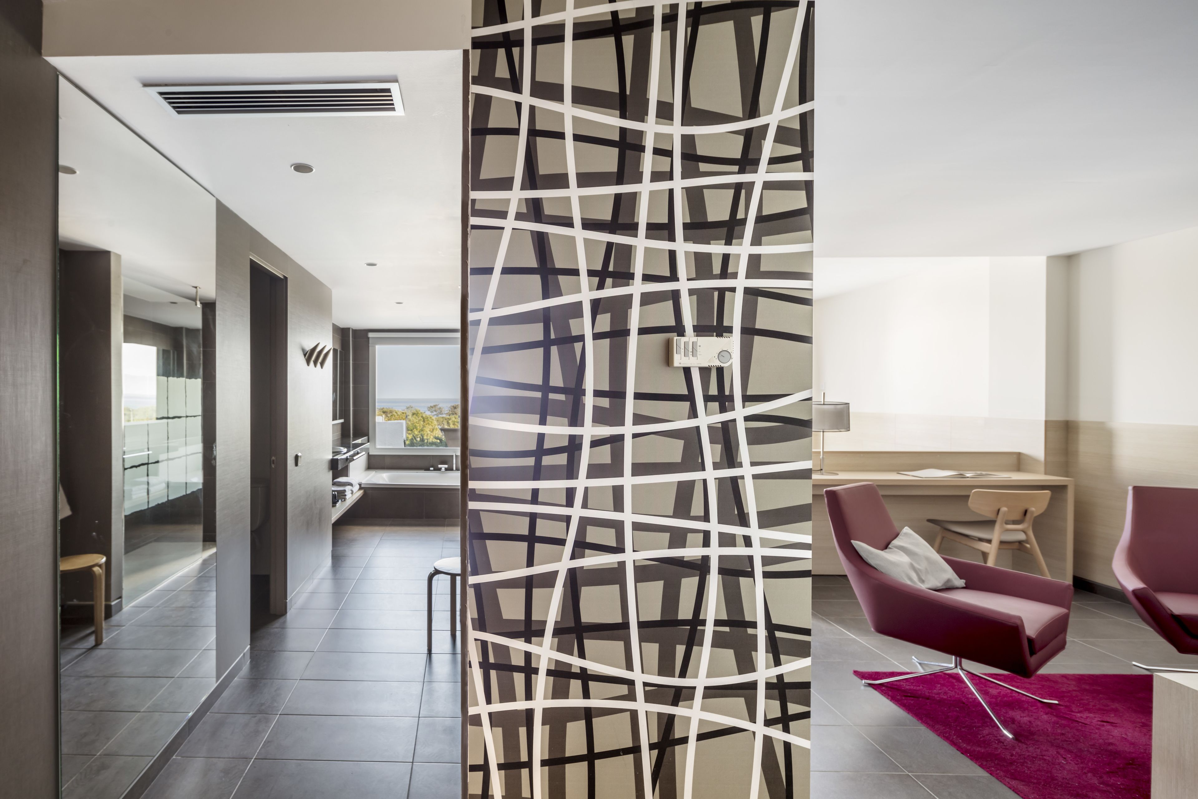 suite lumiere | minibar, desk, soundproofing, iron/ironing board