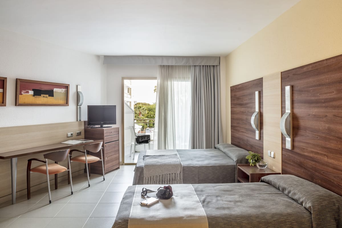 Minibar, Schreibtisch, schallisolierte Zimmer, Bügeleisen/Bügelbrett