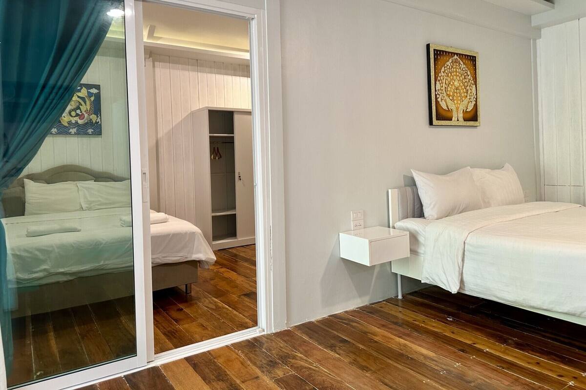 Grand Room, Garden View, Garden Area | Soundproofing, WiFi (free), bed sheets