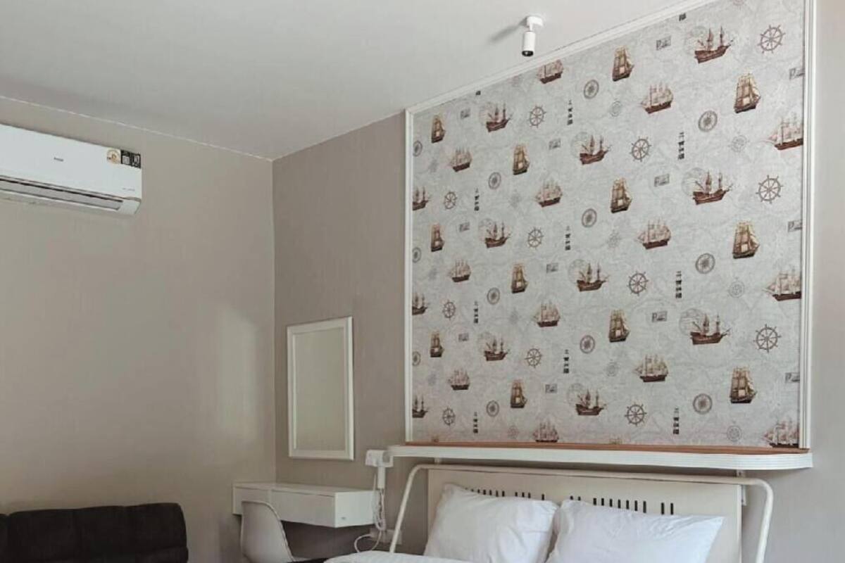 Soundproofing, WiFi (free), bed sheets