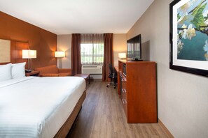 Room, 1 King Bed | Desk, iron/ironing board, free cots/infant beds, free WiFi - Canadas Best Value Inn Richmond Hill Toronto N (Richmond Hill)