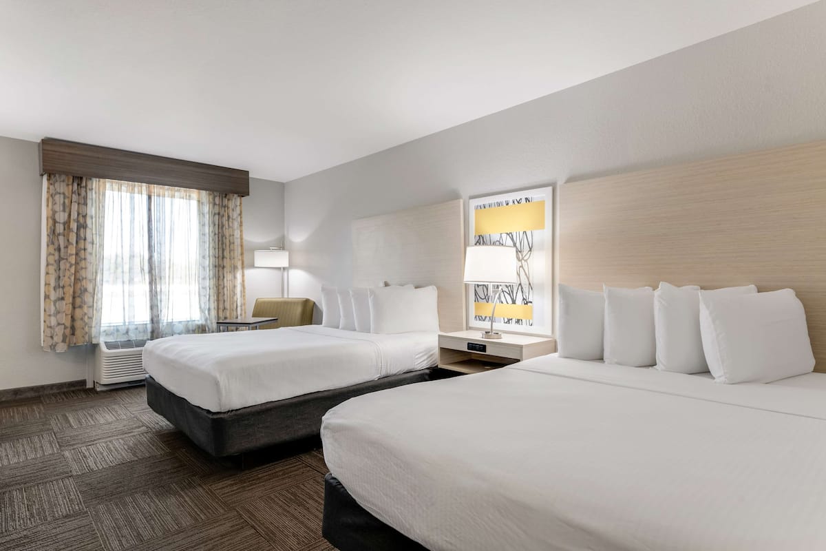 1 bedroom, desk, laptop workspace, blackout curtains