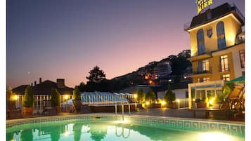 Indoor pool, outdoor pool