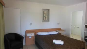 Desk, laptop workspace, iron/ironing board, free WiFi