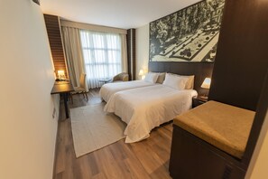 Minibar, in-room safe, desk