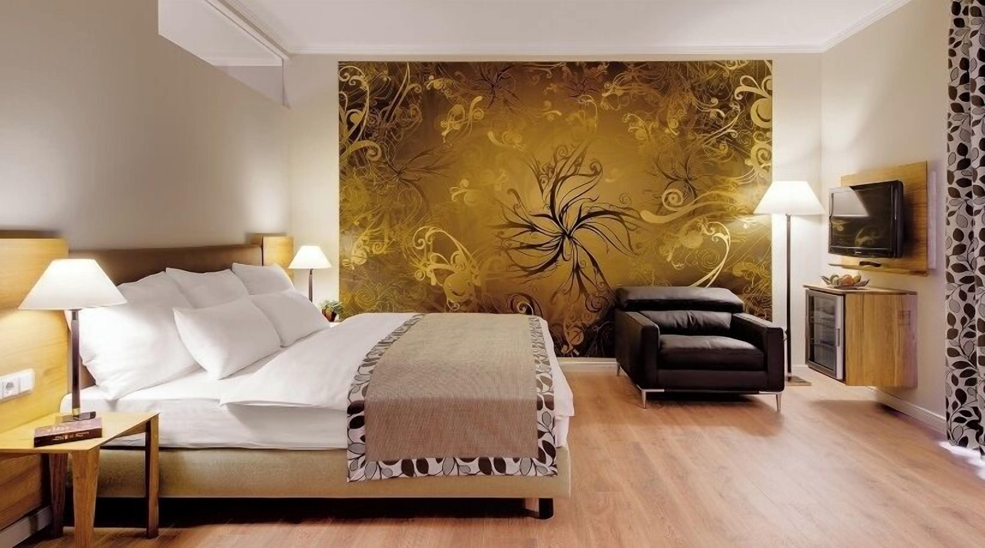 Hochwertige Bettwaren, Zimmersafe, Schreibtisch