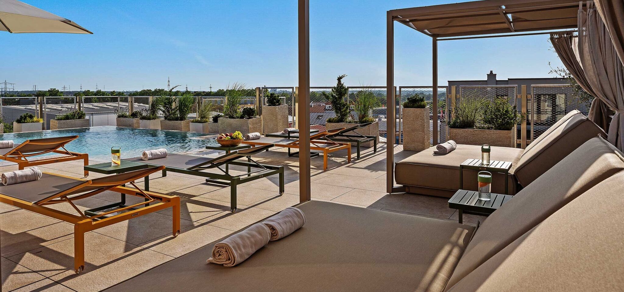 sauna, steam room, body treatments, aromatherapy, hot stone massages