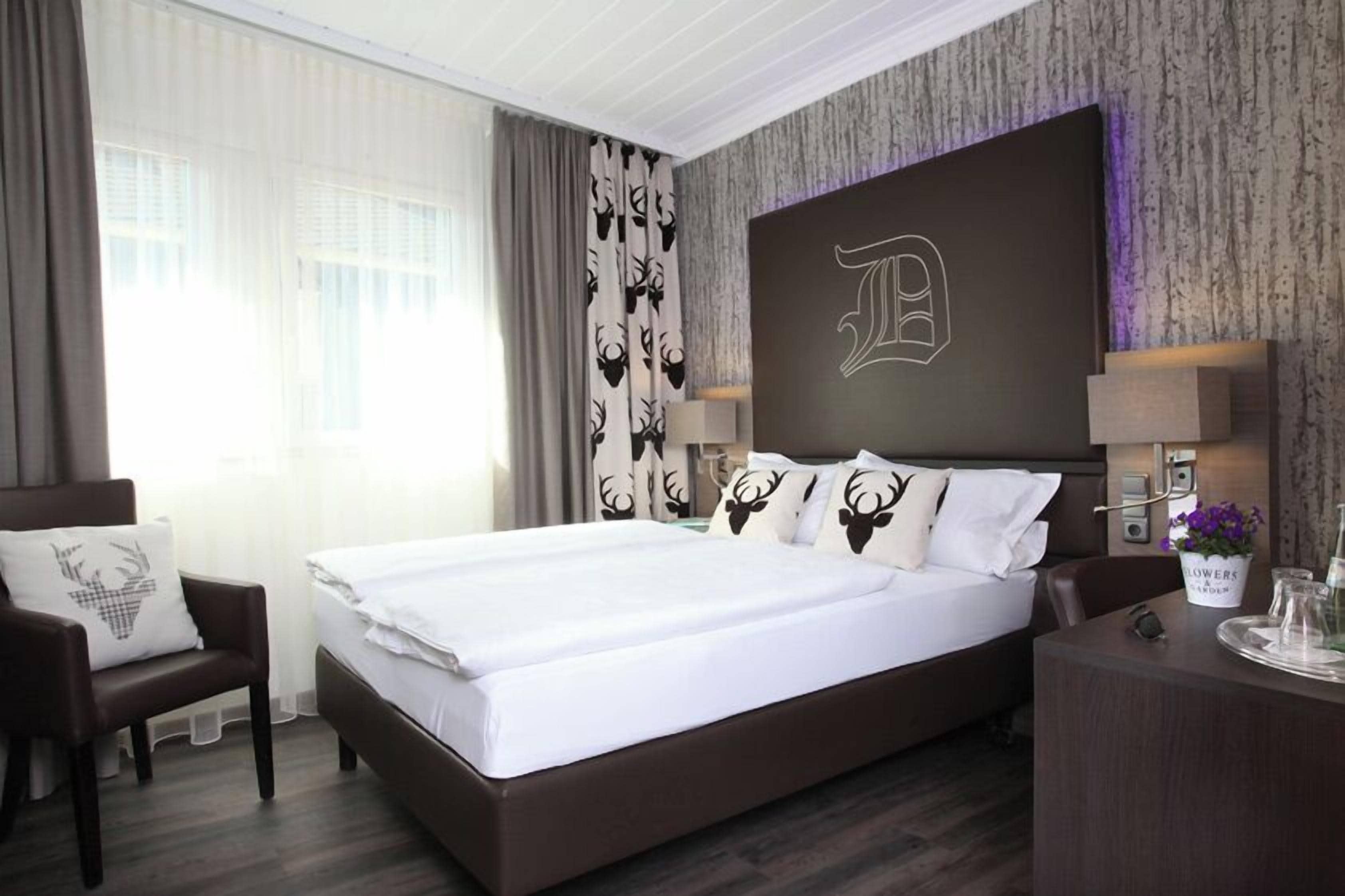 Classic Single Room | Hypo-allergenic bedding, minibar, in-room safe, desk