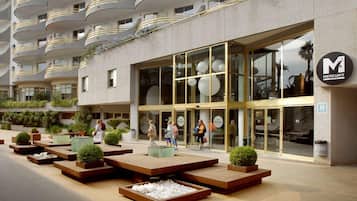 Pintu masuk hartanah