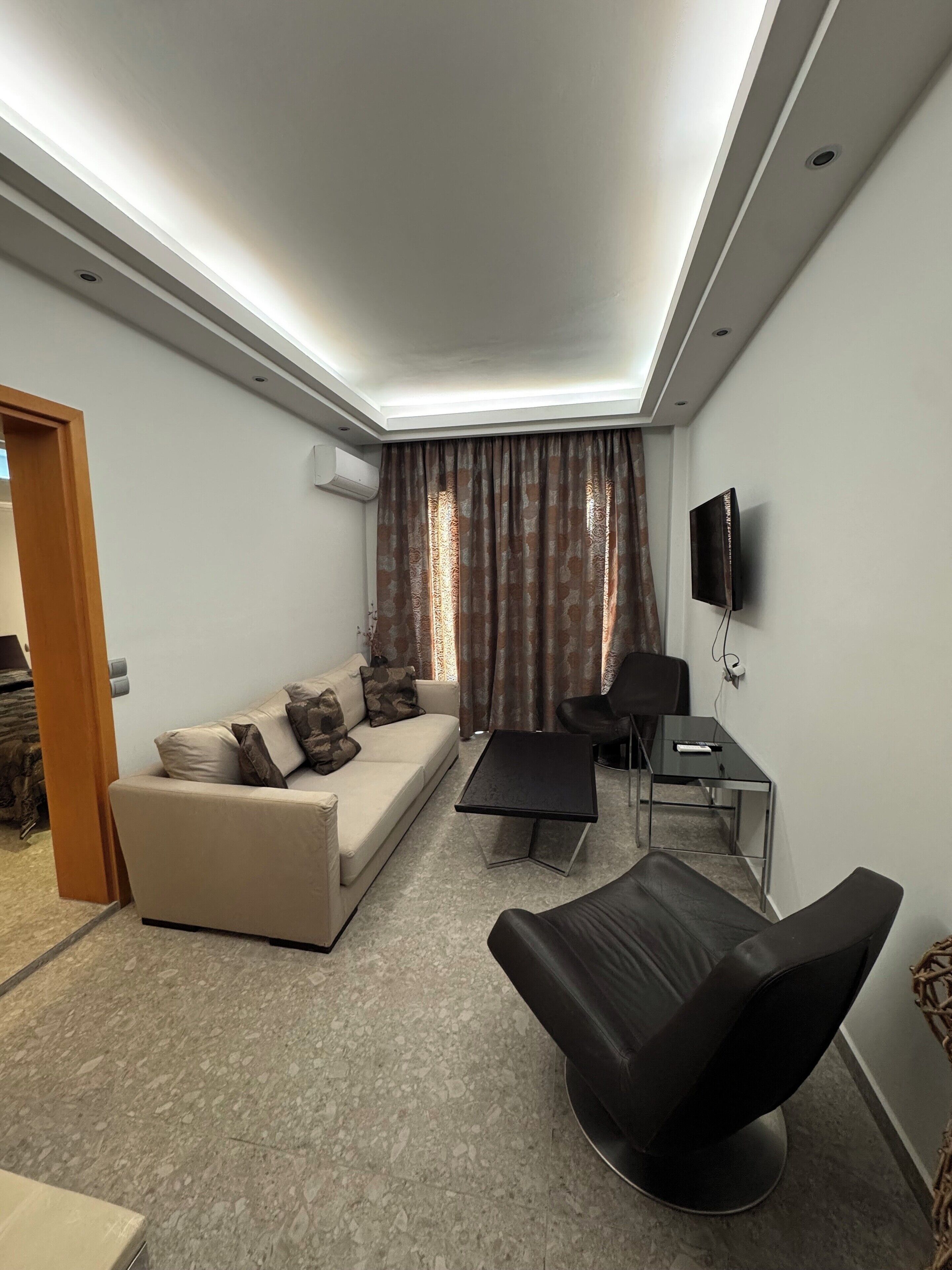 suite, sea view | living area | lcd tv