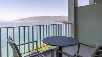 Suite, Sea View