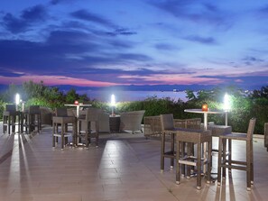 Terrace/patio - Messinian Bay Hotel (Kalamata)