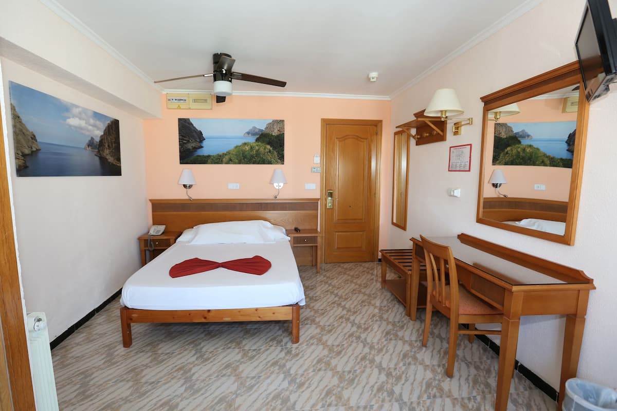 1 chambre, rideaux occultants, Wi-Fi gratuit