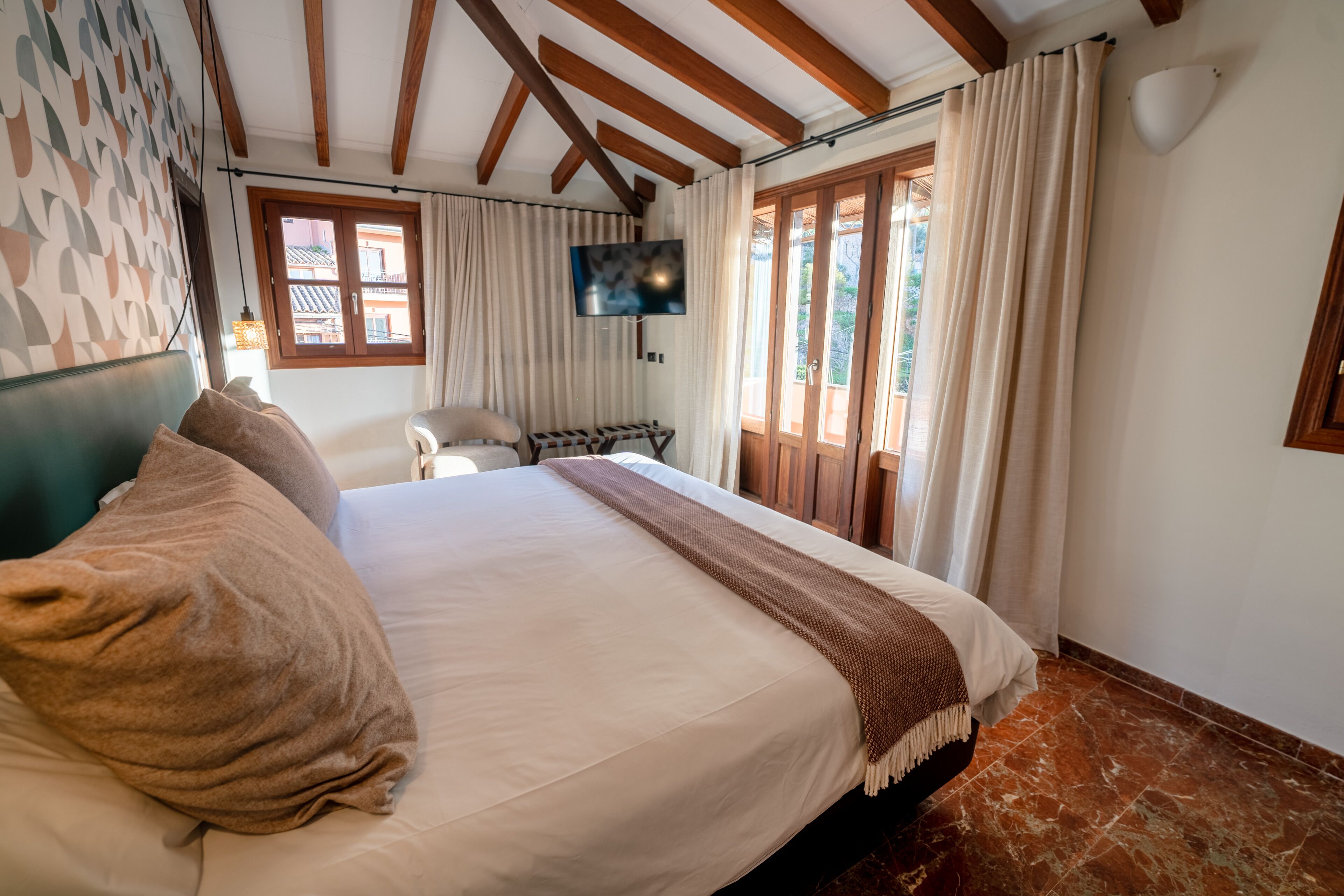 Panoramic suite, 1 bedroom, terrace, sea view Spa access not included | Egyptian cotton sheets, premium bedding, down comforters, in-room safe